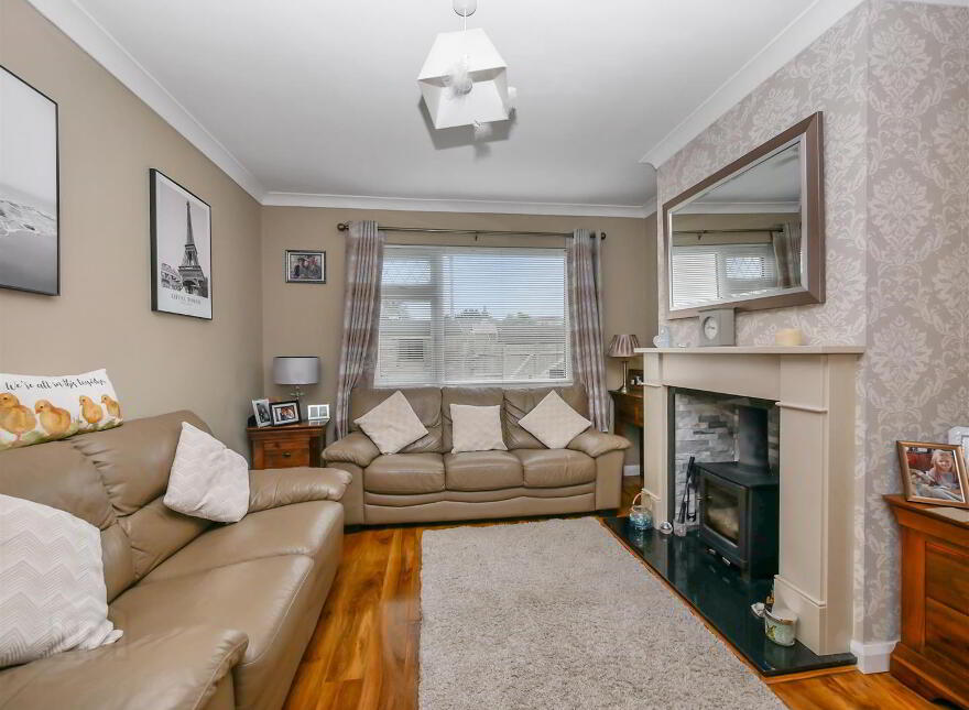 38 Kirkistown Walk, Belvoir Park, Belfast, BT8 7FF