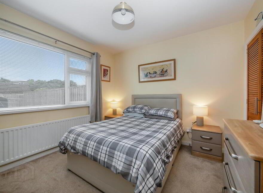 38 Kirkistown Walk, Belvoir Park, Belfast, BT8 7FF