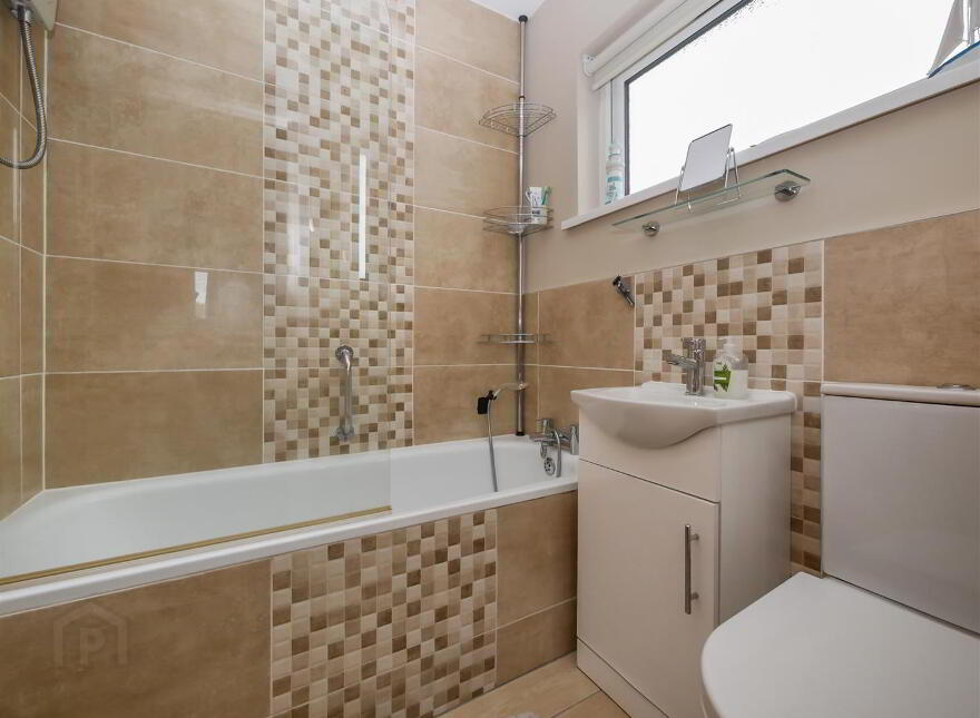 38 Kirkistown Walk, Belvoir Park, Belfast, BT8 7FF