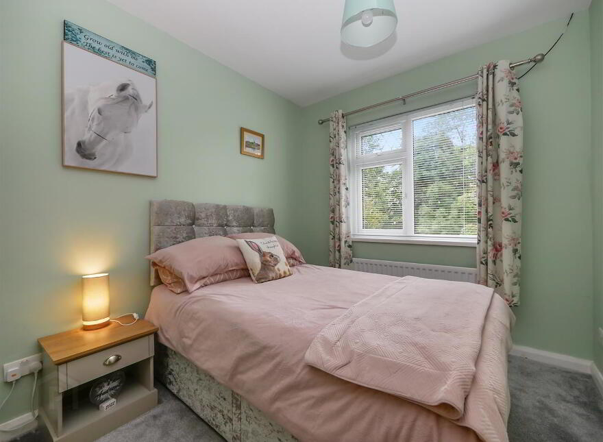 38 Kirkistown Walk, Belvoir Park, Belfast, BT8 7FF