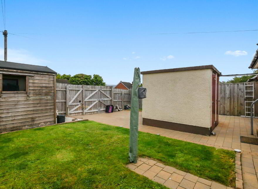 38 Kirkistown Walk, Belvoir Park, Belfast, BT8 7FF