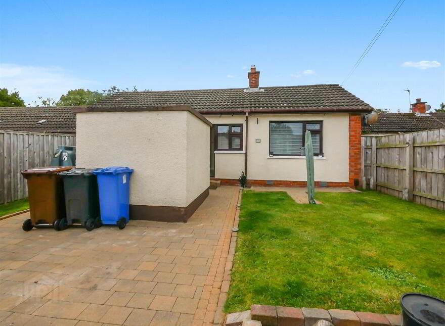 38 Kirkistown Walk, Belvoir Park, Belfast, BT8 7FF