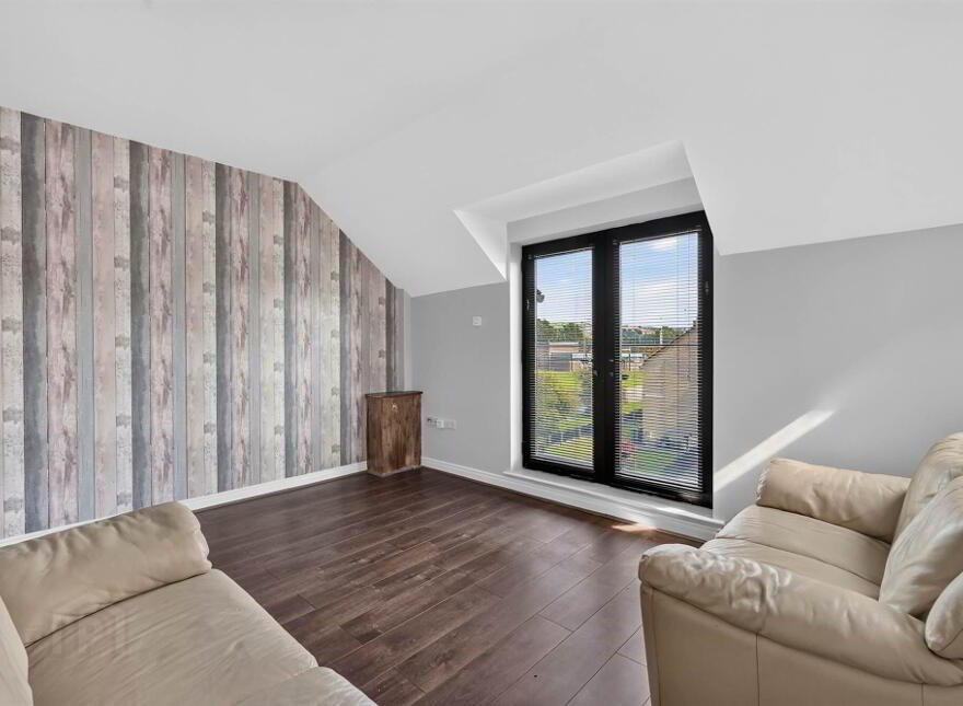 20 Drumadoon Square, Dundonald, Belfast, BT16 2QN