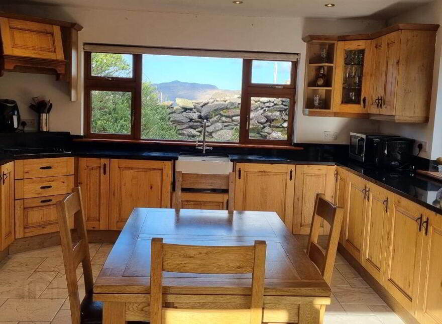 Ballinloghig, Ballydavid, Dingle, V92N4V9