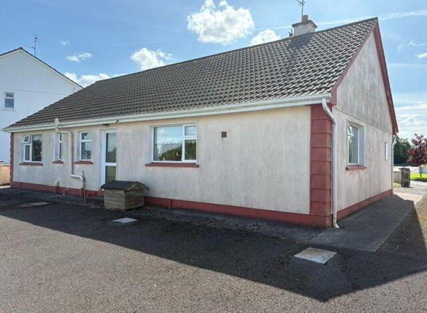 Mullach An 10, Saint Thomas, Knock, F12YH77