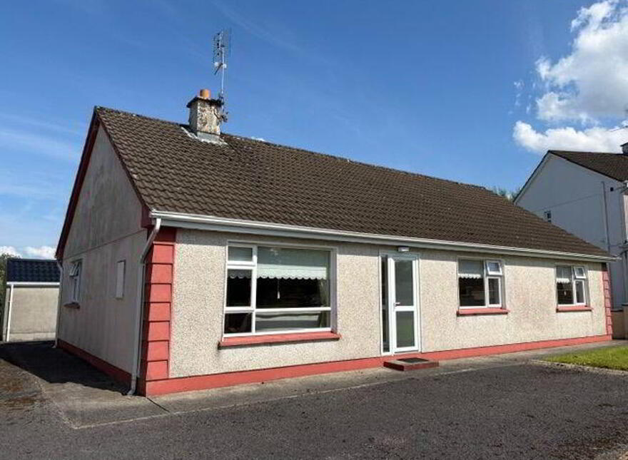 Mullach An 10, Saint Thomas, Knock, F12YH77