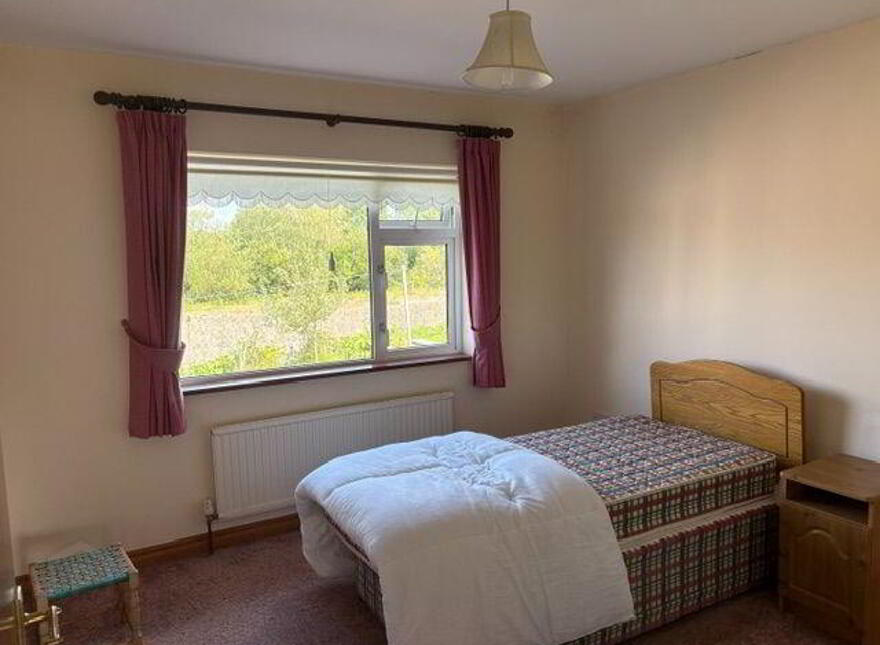 Mullach An 10, Saint Thomas, Knock, F12YH77