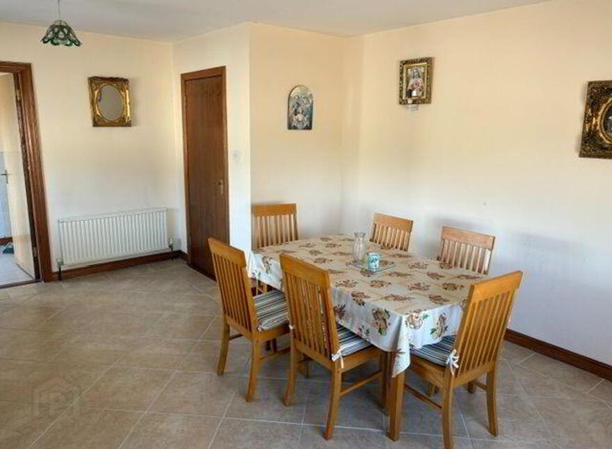 Mullach An 10, Saint Thomas, Knock, F12YH77