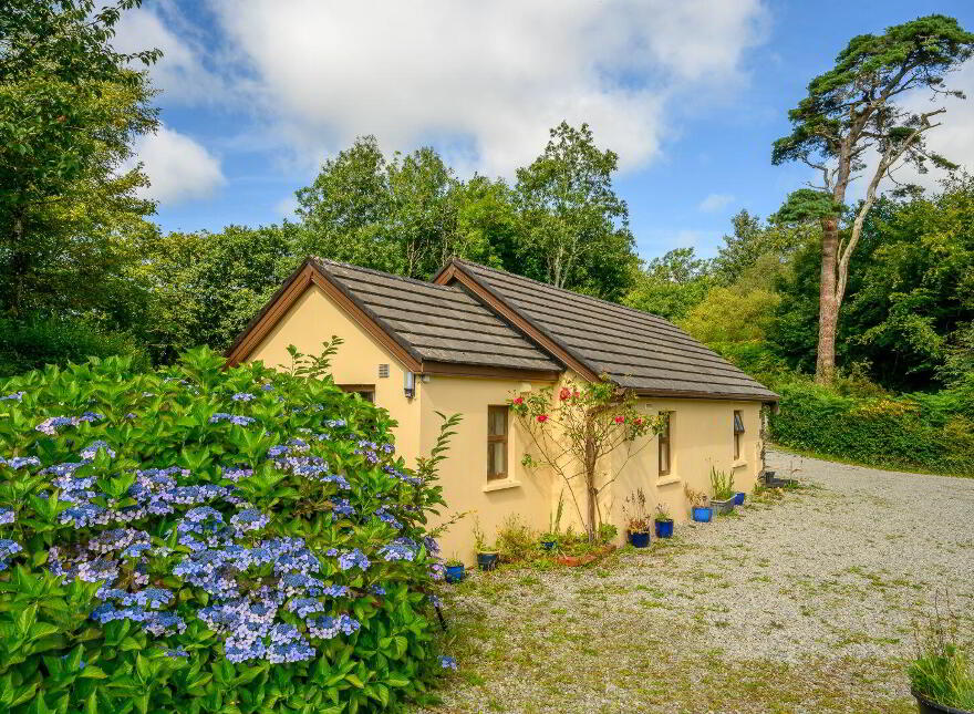 Rineen, Union Hall, Union Hall, P81TC60