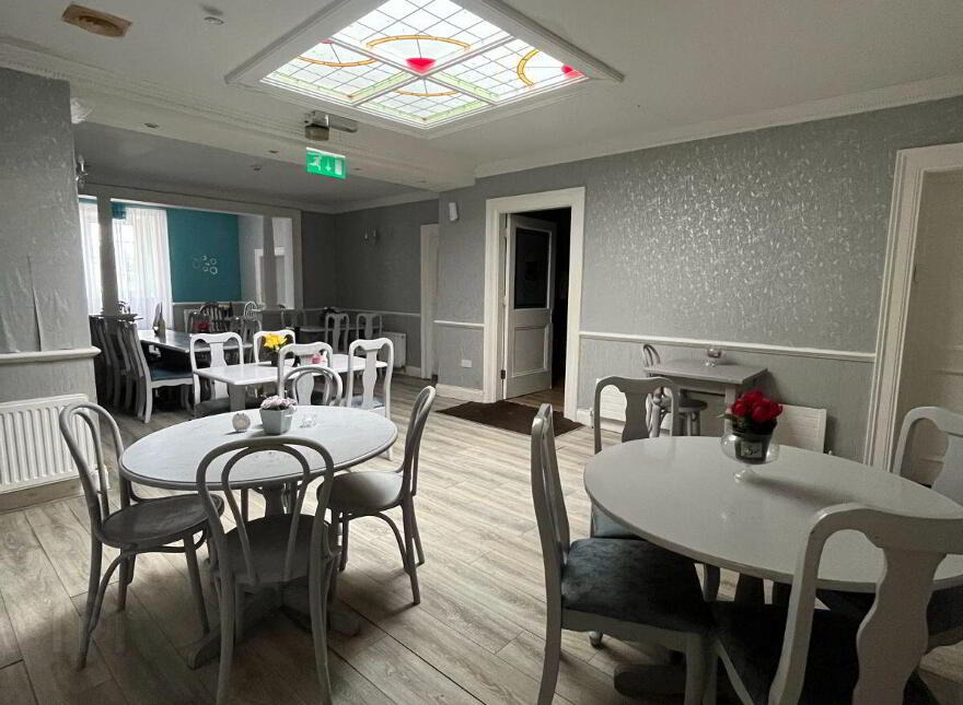 The Vintage, Moydow, N39Y6W7