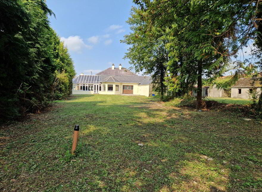 The Vintage, Moydow, N39Y6W7