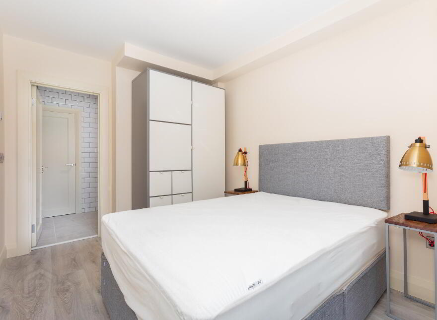 Serpentine Avenue, Ballsbridge, Ballsbridge, D04F6F3