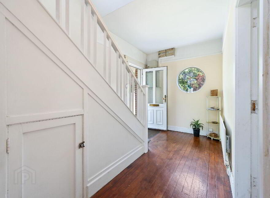 Hillside, 8 Lake Lawn, Well Road, Douglas, T12W0VK