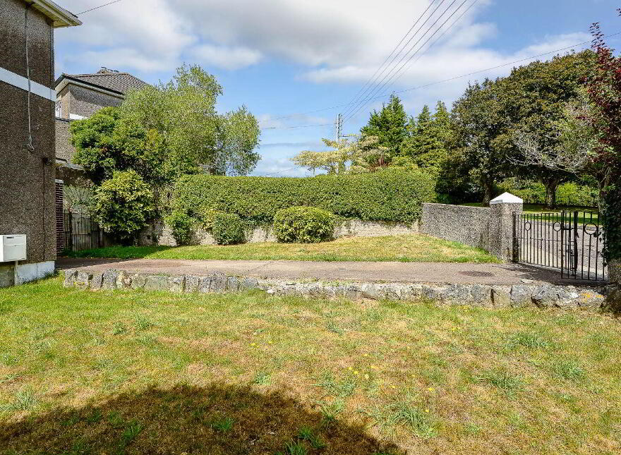 Hillside, 8 Lake Lawn, Well Road, Douglas, T12W0VK