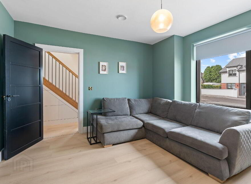 26 The Crescent, Beaumont, Ballintemple, T12X8D2