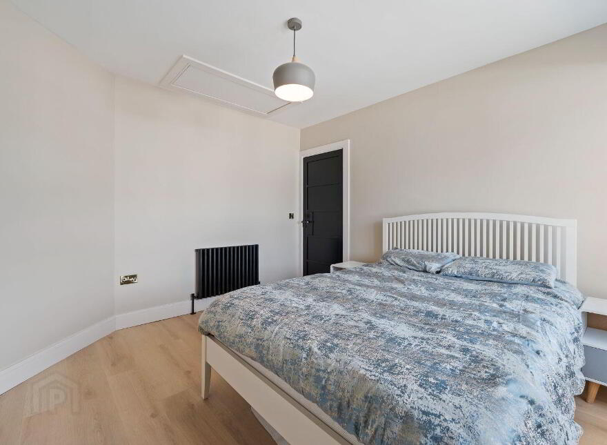 26 The Crescent, Beaumont, Ballintemple, T12X8D2