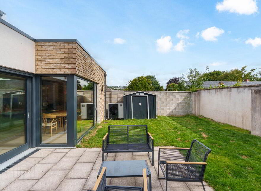 26 The Crescent, Beaumont, Ballintemple, T12X8D2
