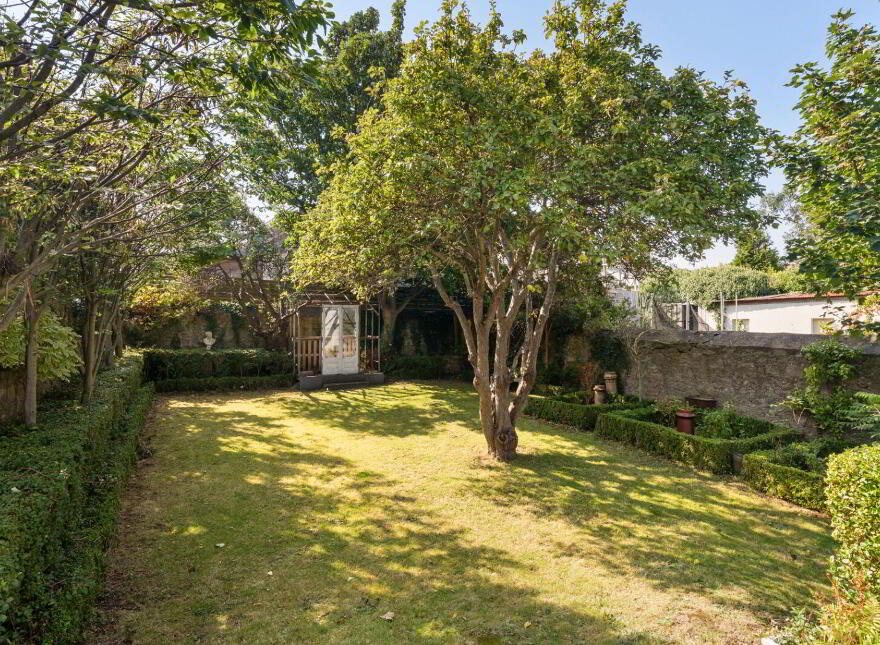 Iona House, Newtownsmith, Sandycove, A96VP82