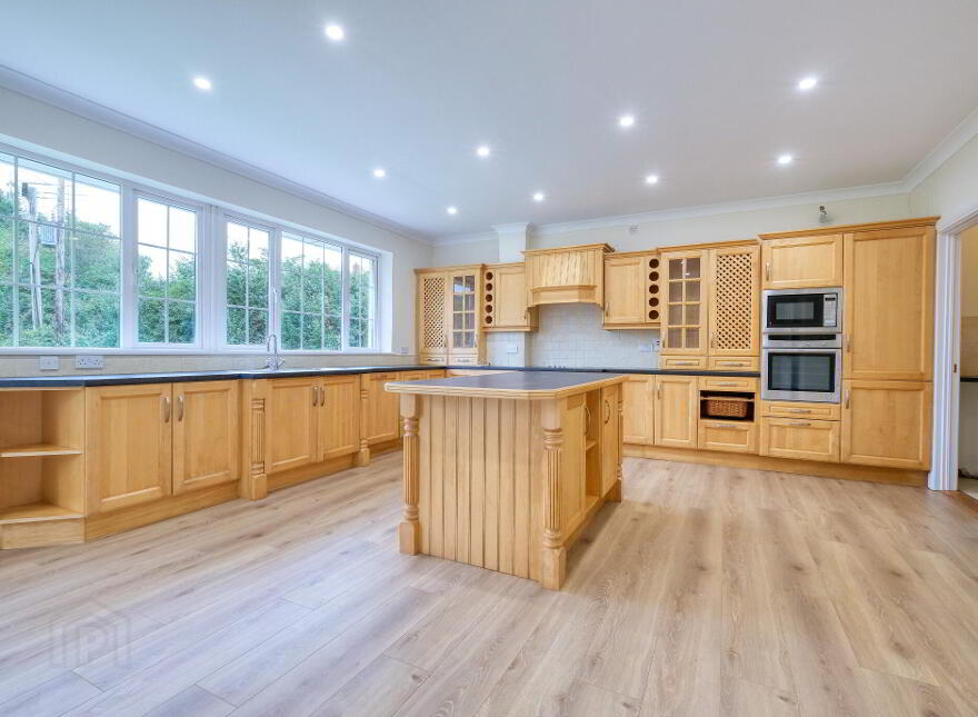 27 Castle Glen, Newtownforbes, N39X459