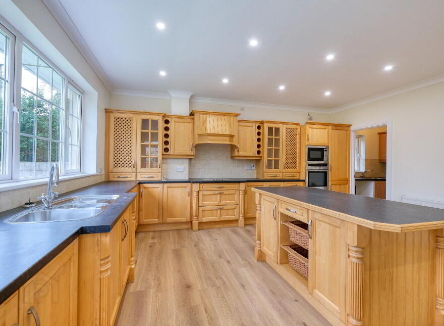 27 Castle Glen, Newtownforbes, N39X459