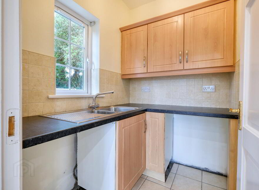 27 Castle Glen, Newtownforbes, N39X459