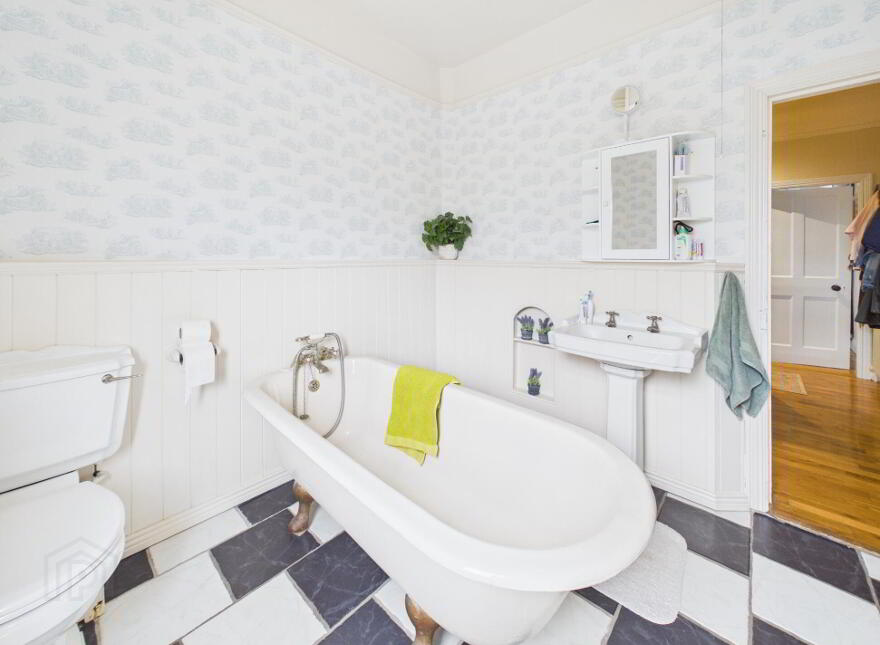 27 St. Patrick's Terrace, Nenagh, E45CX56