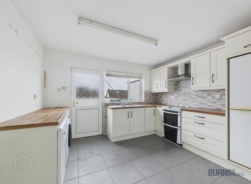 2 Parkmore Crescent, Magherafelt, BT45 6PG