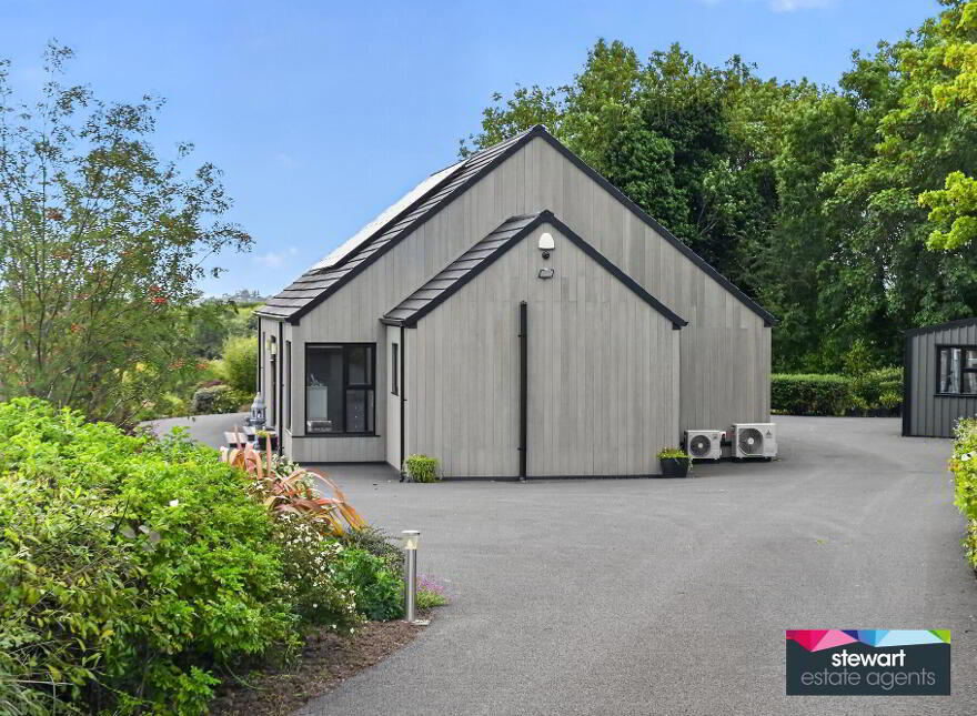 25 Crumlin Road, Lisburn, Ballinderry Upper, BT28 2JU