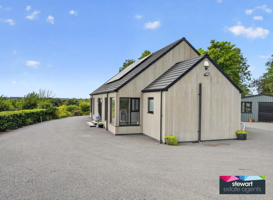 25 Crumlin Road, Lisburn, Ballinderry Upper, BT28 2JU