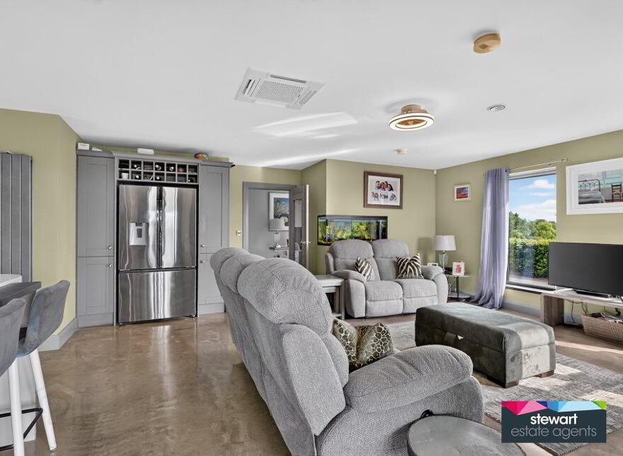 25 Crumlin Road, Lisburn, Ballinderry Upper, BT28 2JU