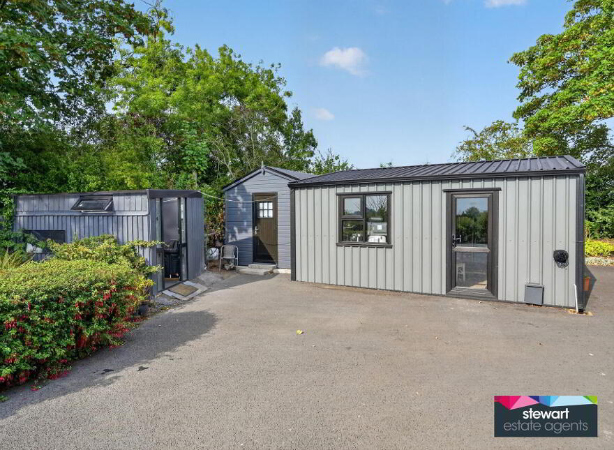 25 Crumlin Road, Lisburn, Ballinderry Upper, BT28 2JU