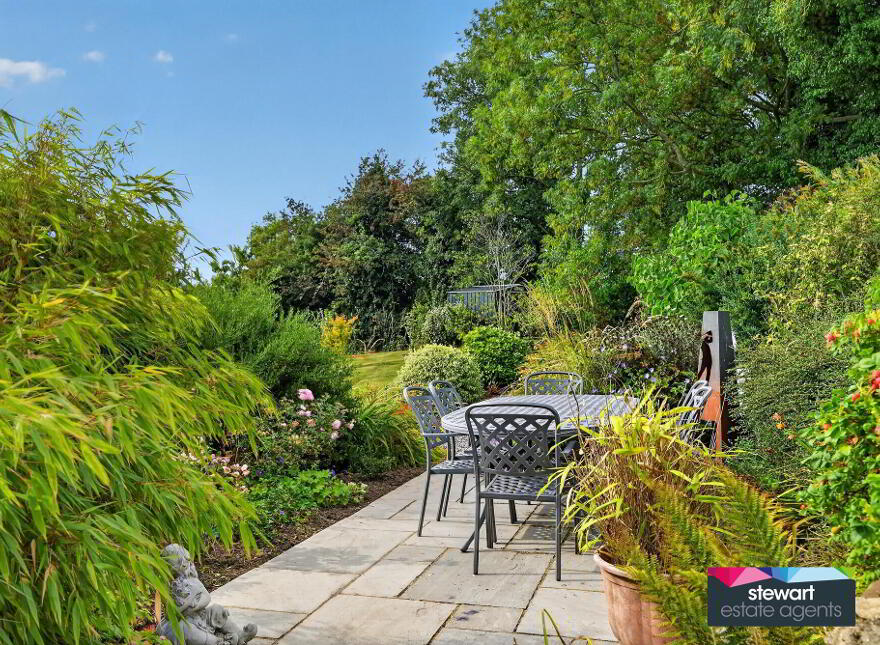 25 Crumlin Road, Lisburn, Ballinderry Upper, BT28 2JU