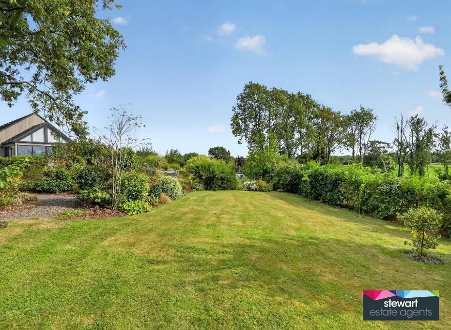 25 Crumlin Road, Lisburn, Ballinderry Upper, BT28 2JU