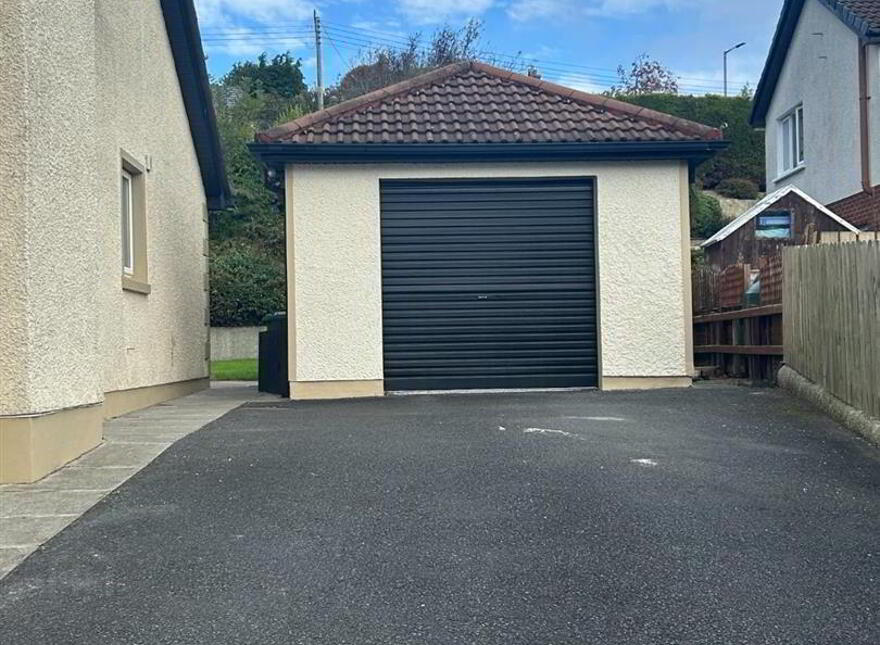 5 Bracken Ridge, Dromore, BT25 1QF