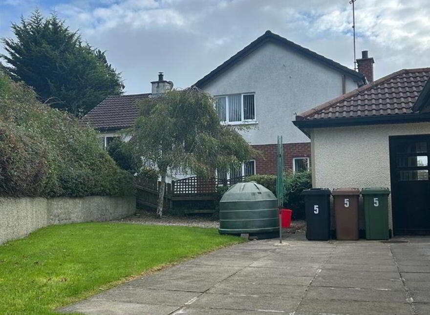 5 Bracken Ridge, Dromore, BT25 1QF