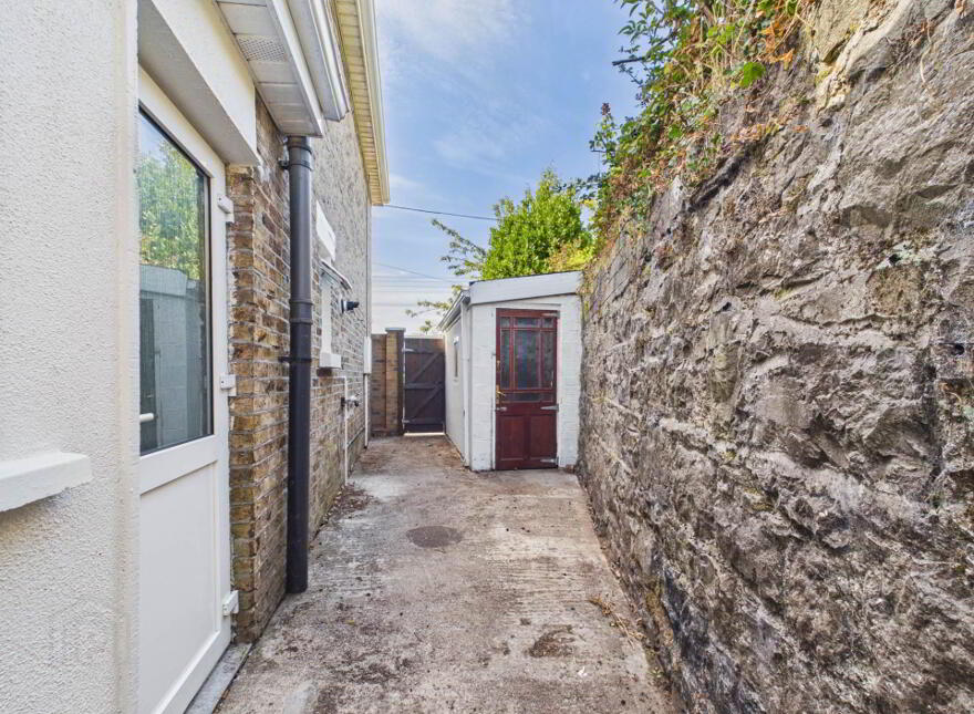 56 Dooleys Terrace, Athy, R14C651