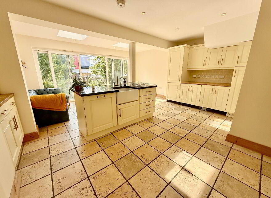 30 Ravenhill Park Gardens, Belfast, BT6 0DH