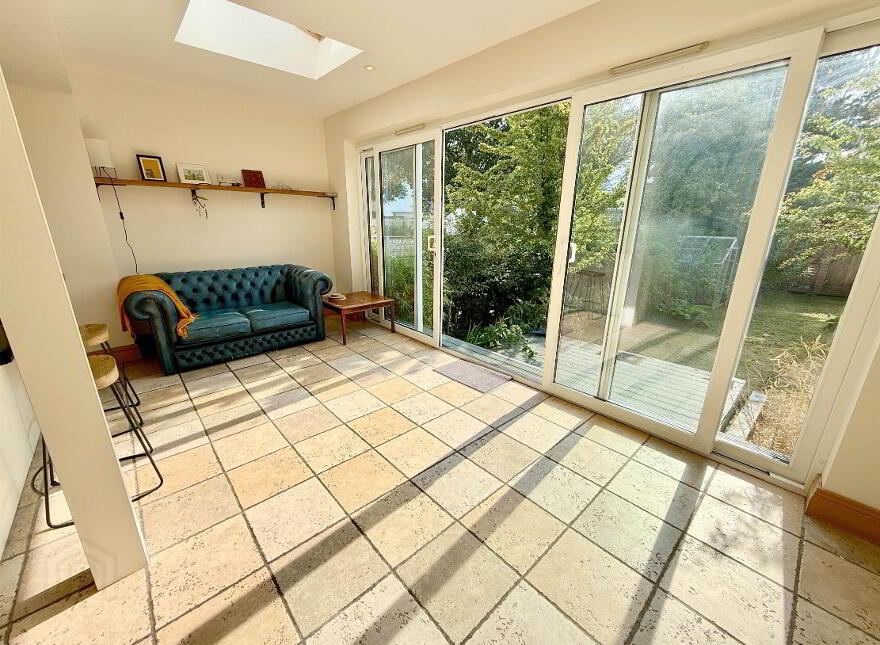 30 Ravenhill Park Gardens, Belfast, BT6 0DH