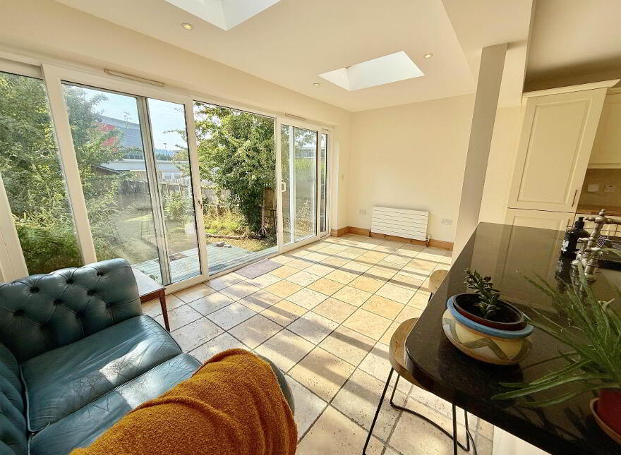 30 Ravenhill Park Gardens, Belfast, BT6 0DH