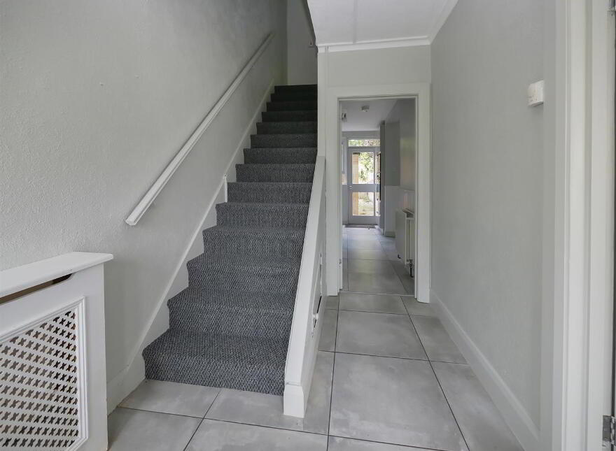 126a Belvoir Drive, Belvoir Park, Belfast, BT8 7DT