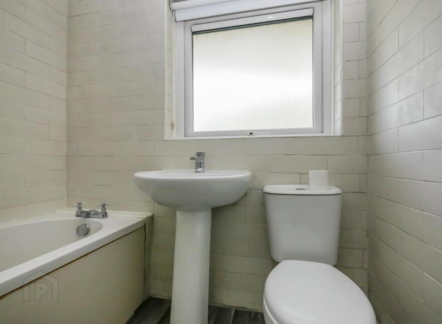 126a Belvoir Drive, Belvoir Park, Belfast, BT8 7DT