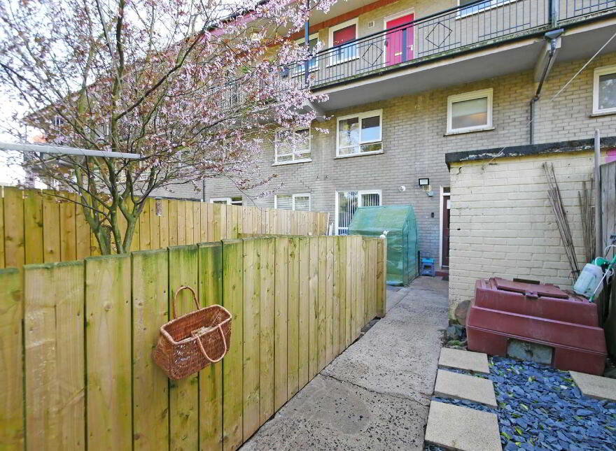 126a Belvoir Drive, Belvoir Park, Belfast, BT8 7DT