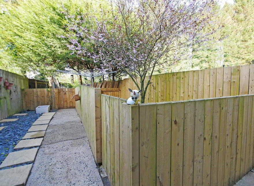 126a Belvoir Drive, Belvoir Park, Belfast, BT8 7DT