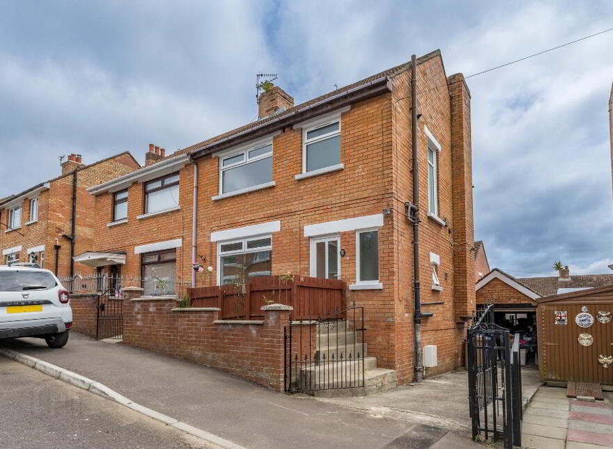 27 Glenside Park, Belfast, BT14 8BG