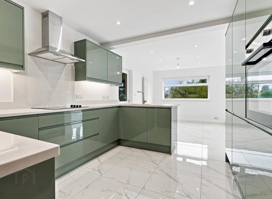 6 Annavale Drive, Carryduff, BT8 8NY