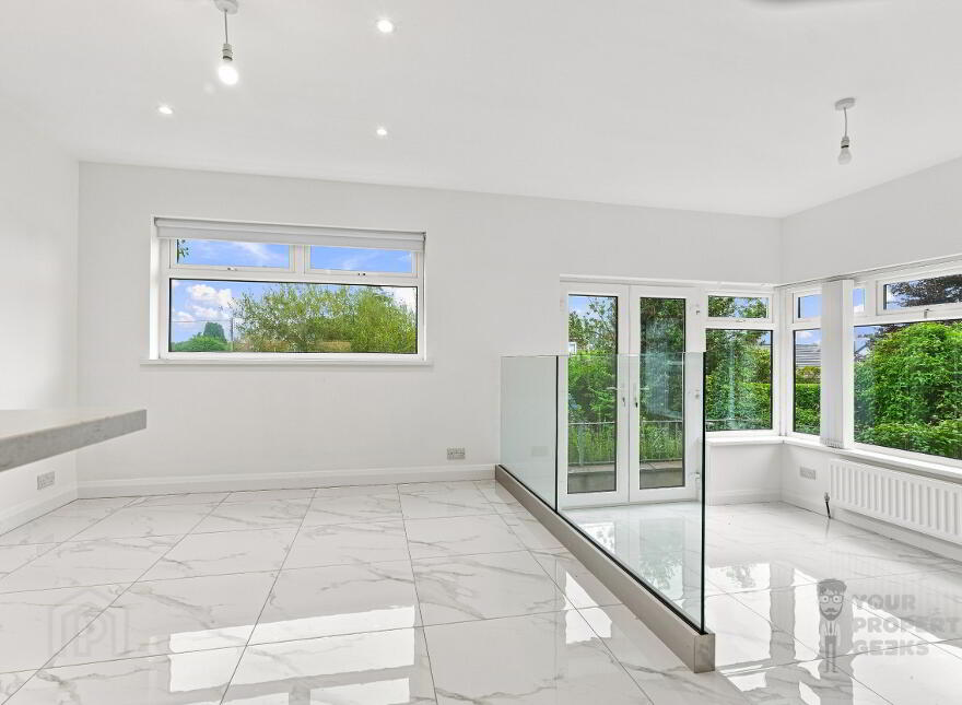 6 Annavale Drive, Carryduff, BT8 8NY