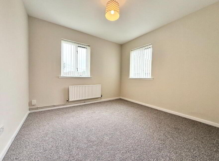72 Lawnmount Crescent, Lisburn, BT27 4TU