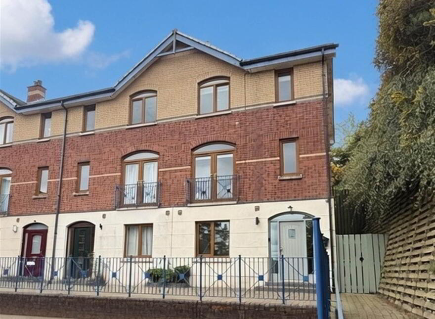 16 Oakhill, Ballygowan Road, Belfast, BT5 7GS