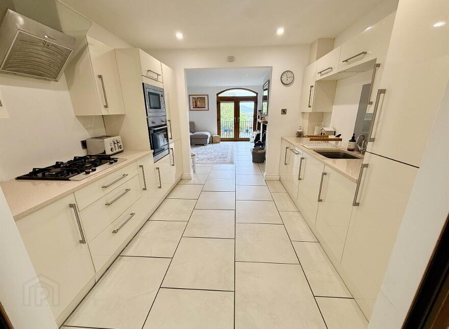 16 Oakhill, Ballygowan Road, Belfast, BT5 7GS
