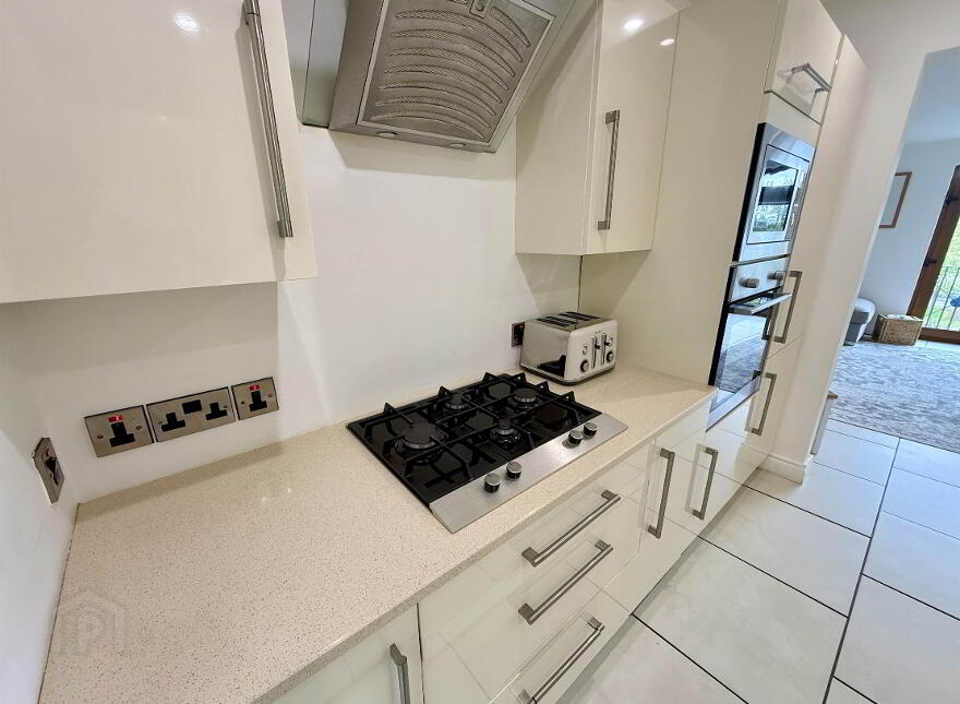 16 Oakhill, Ballygowan Road, Belfast, BT5 7GS